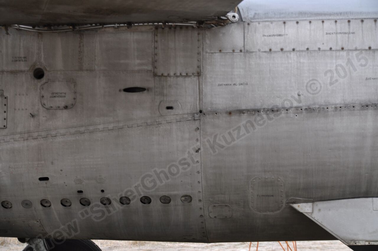 MiG-25PU_fuselage_0220.jpg