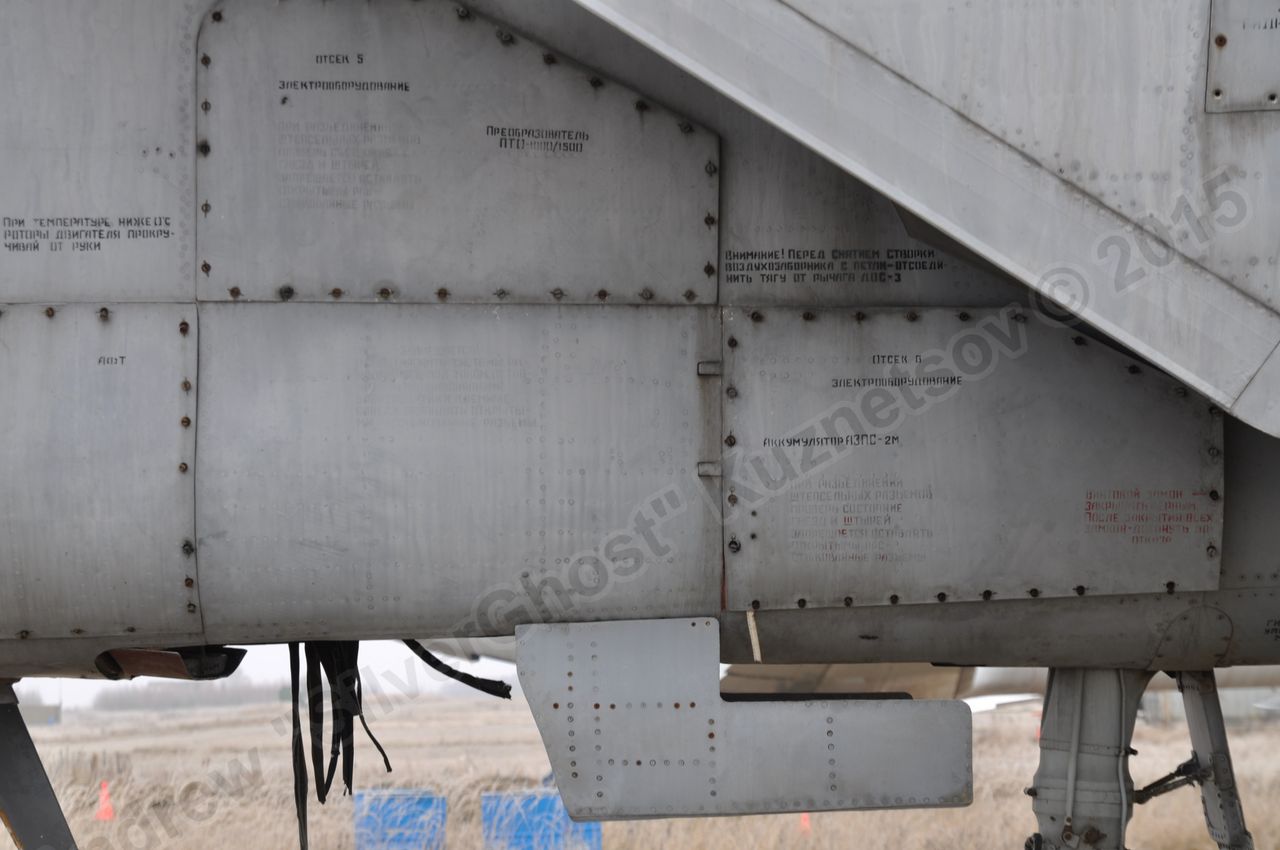 MiG-25PU_fuselage_0242.jpg