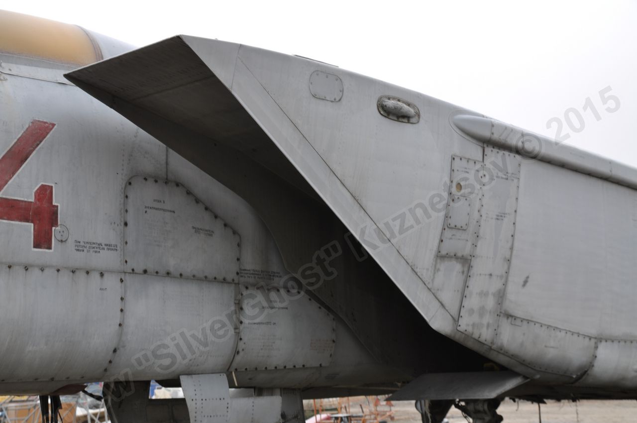 MiG-25PU_fuselage_0252.jpg