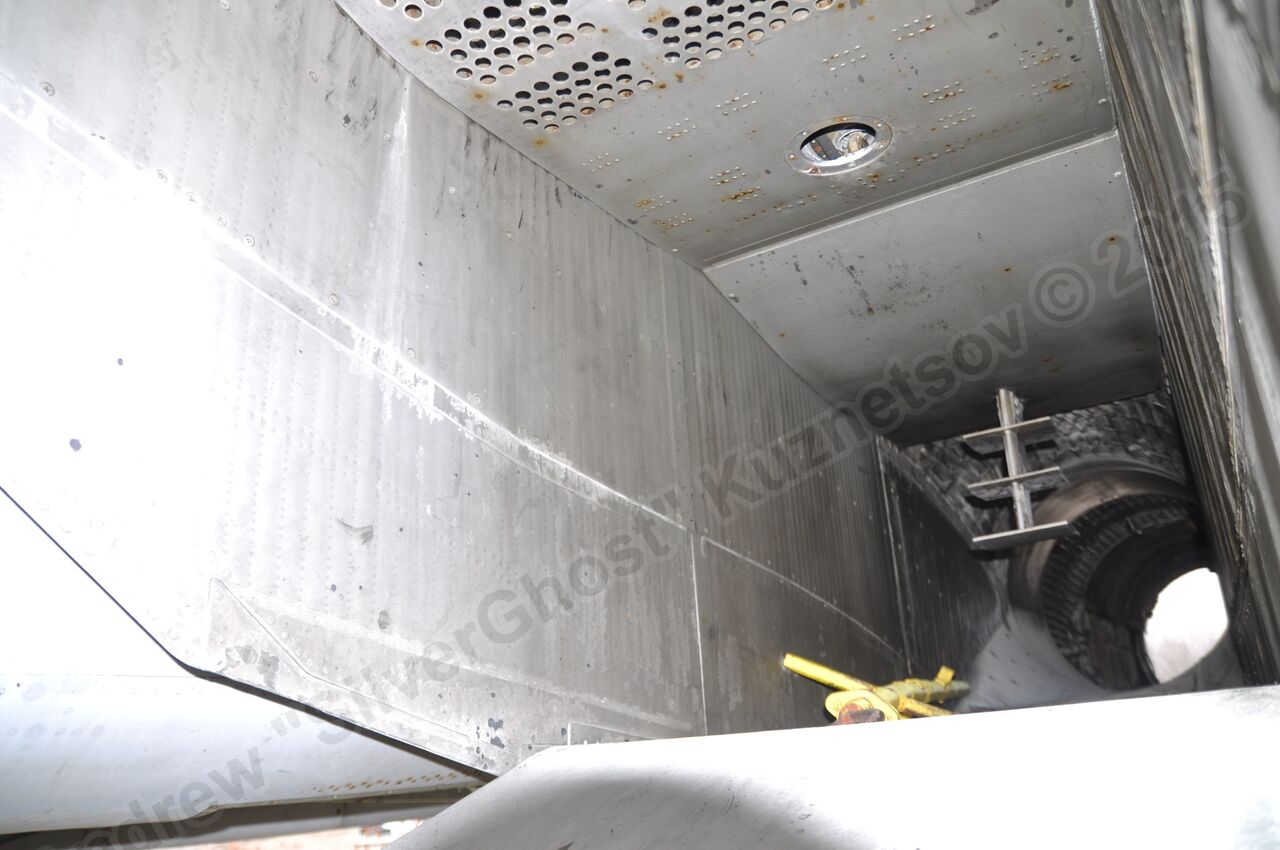 MiG-25PU_fuselage_0266.jpg