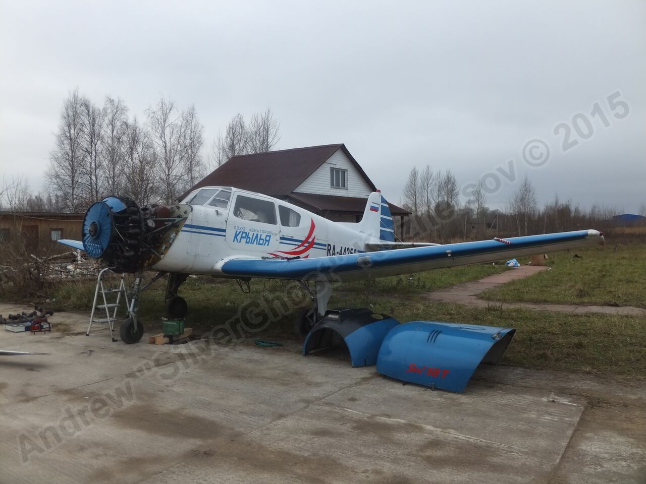 Yak-18T_RA-44260_0000.jpg