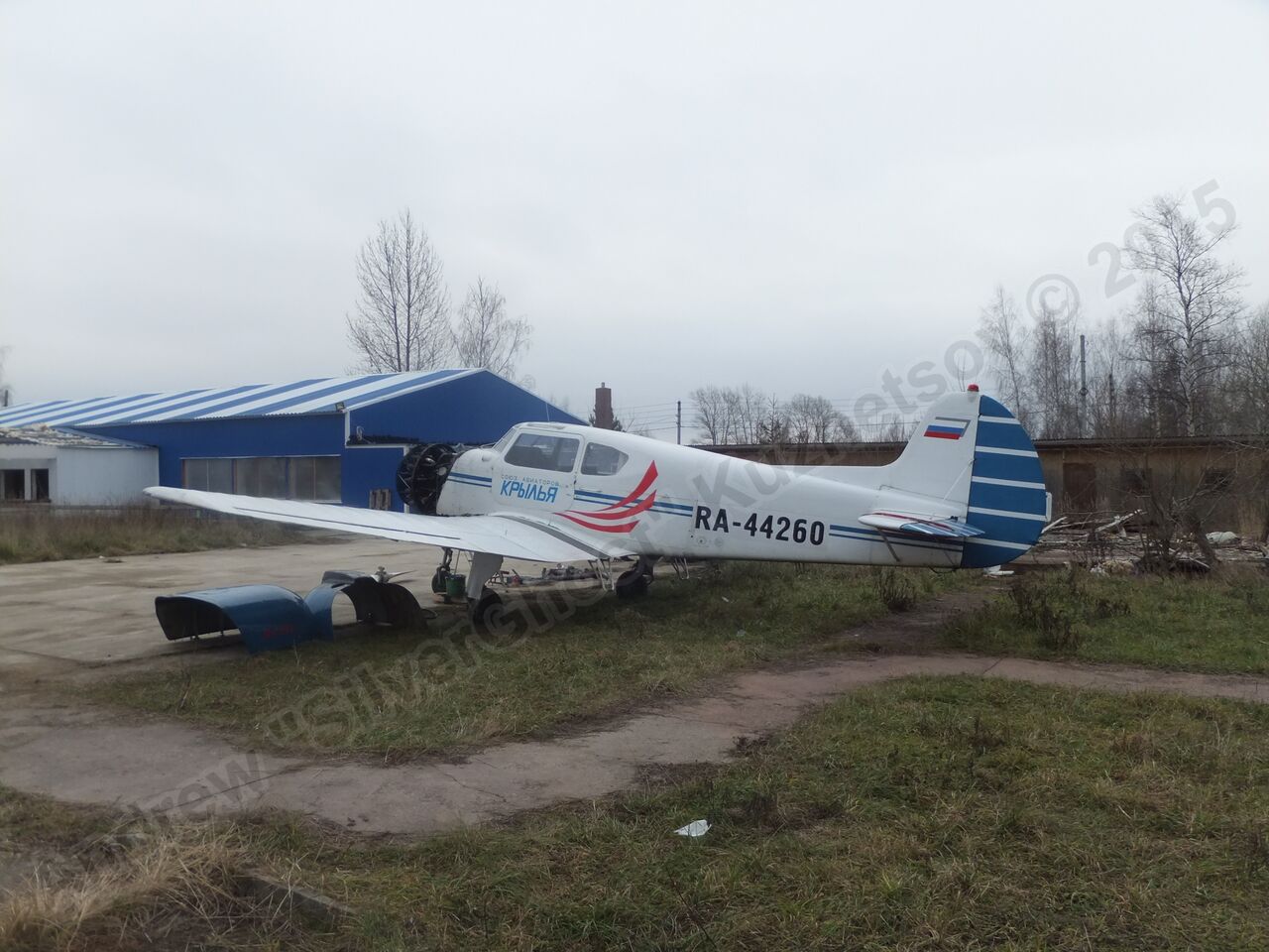 Yak-18T_RA-44260_0001.jpg