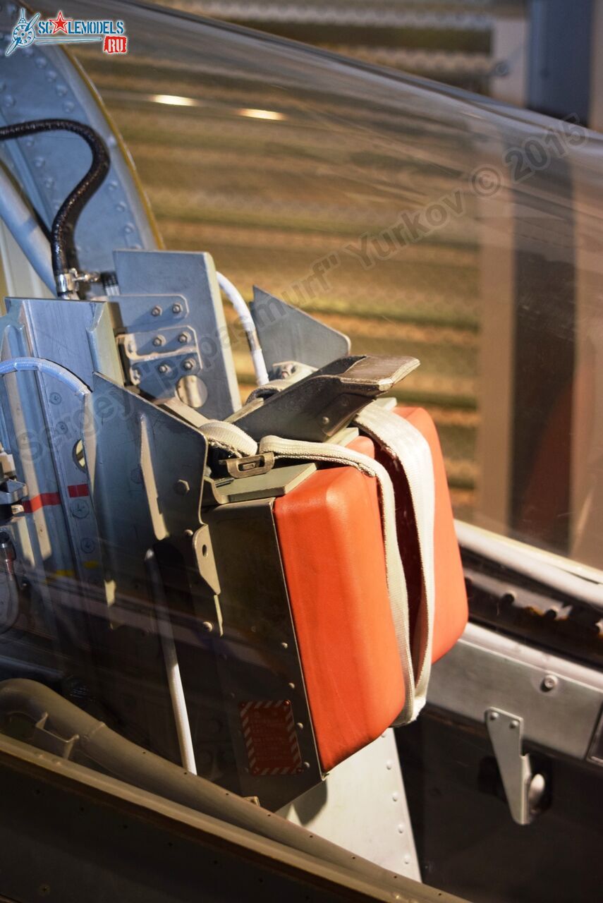 Mitsubishi_F-1_0041.jpg