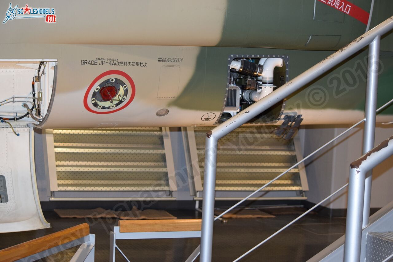 Mitsubishi_F-1_0065.jpg