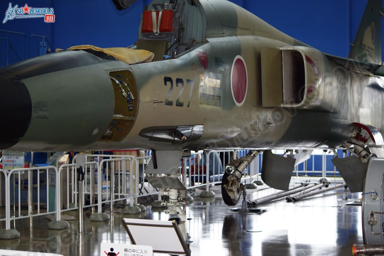Mitsubishi_F-1_0009.jpg
