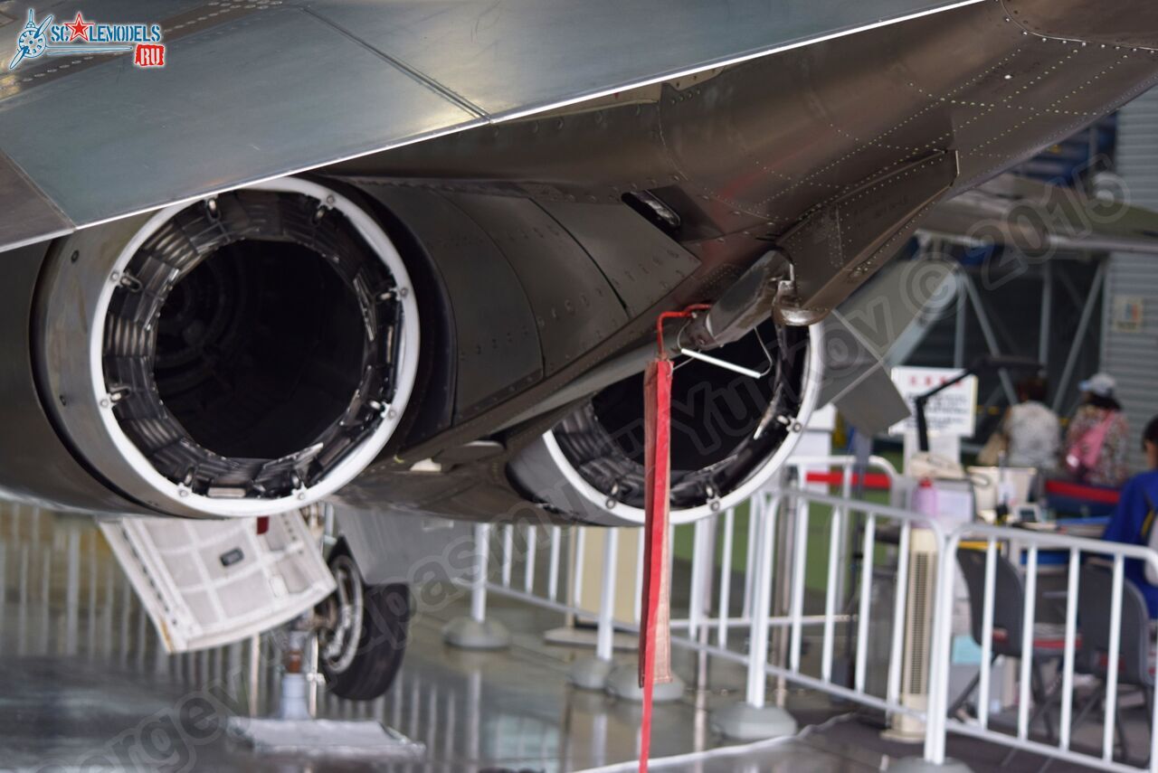 Mitsubishi_F-1_0012.jpg