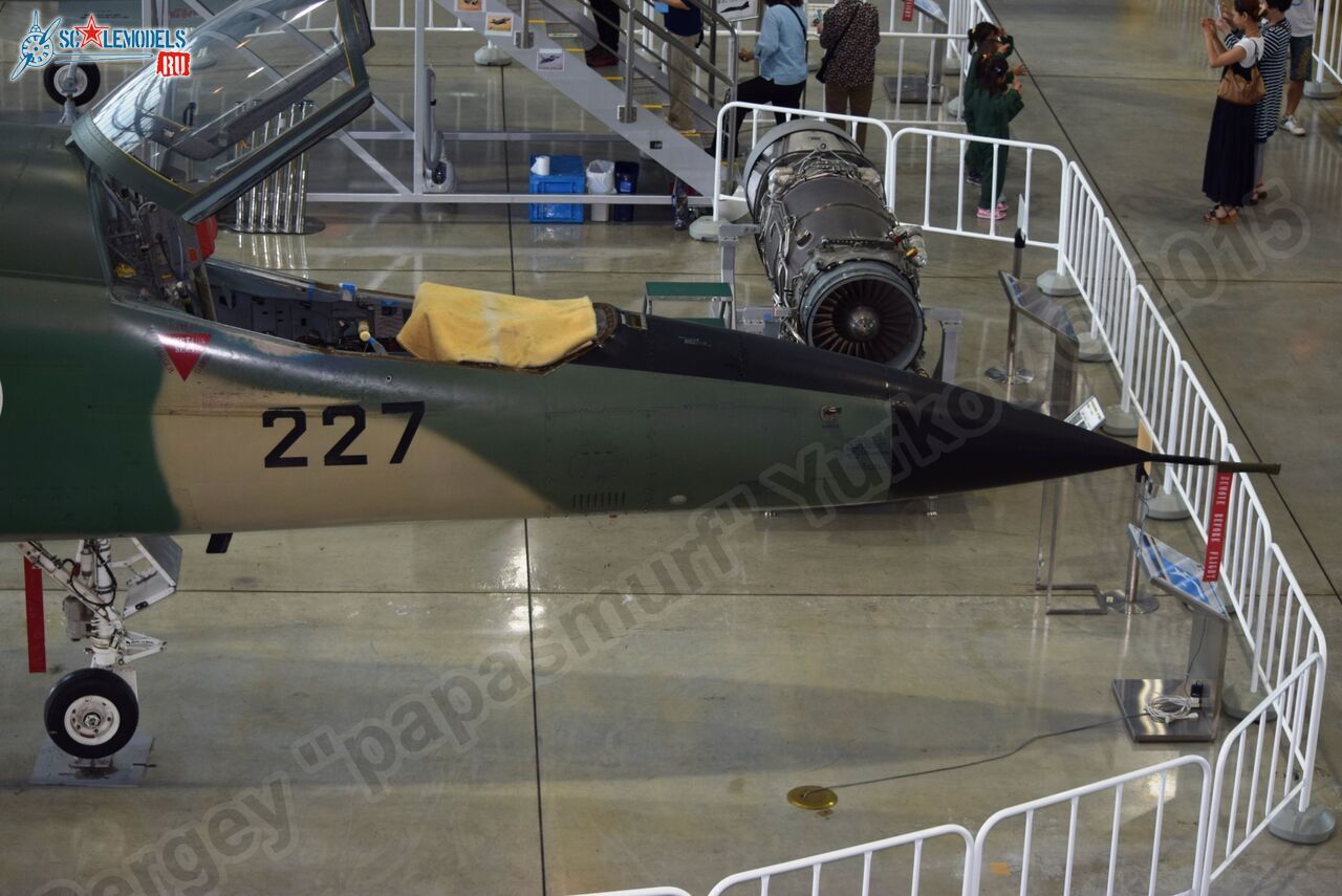 Mitsubishi_F-1_0021.jpg