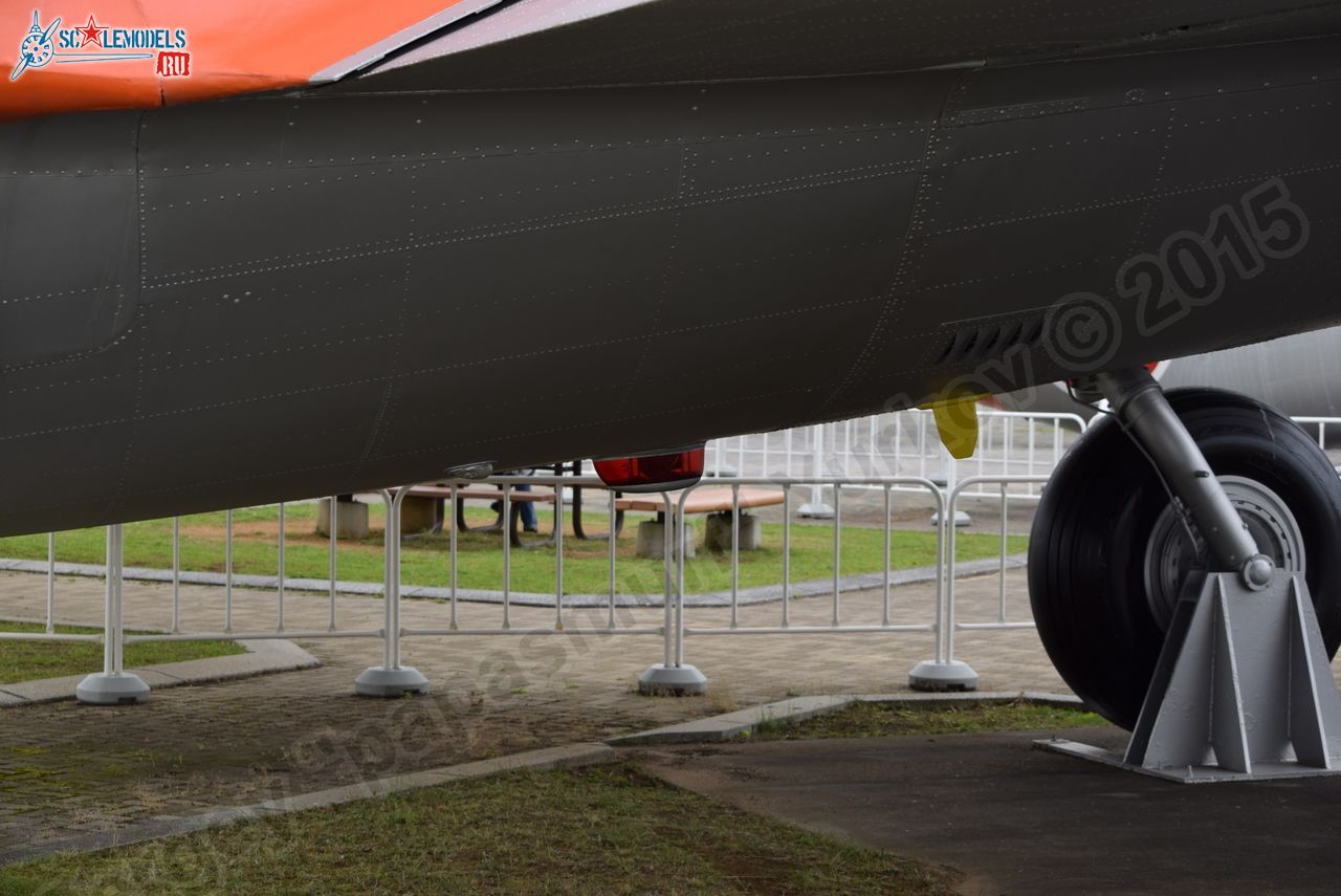 Curtiss_C-46A_Commando_0148.jpg