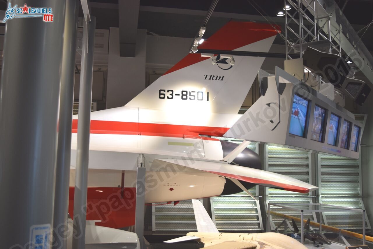 Mitsubishi_F-2_Mockup_0022.jpg
