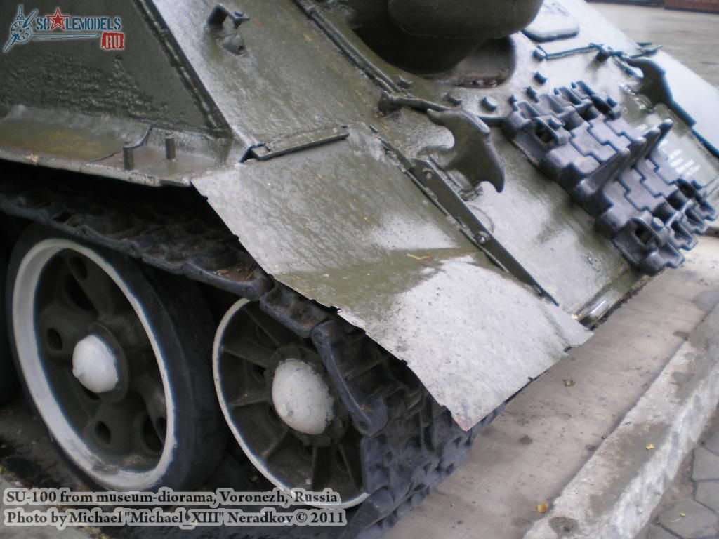 su-100_0009.jpg