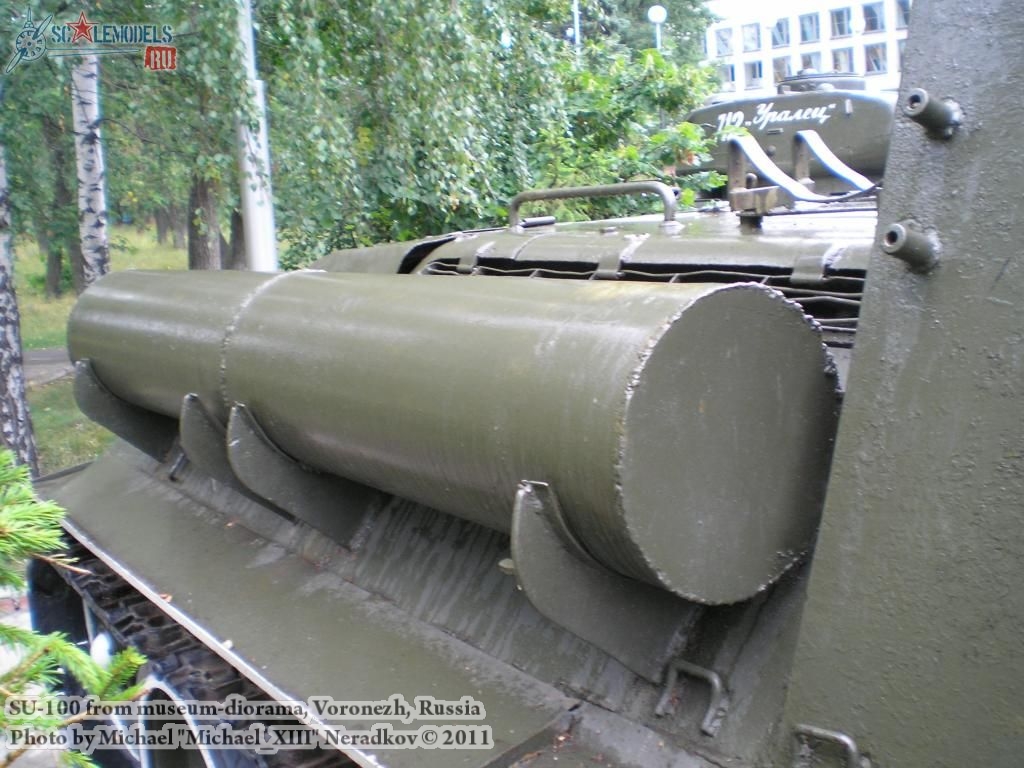 su-100_0051.jpg