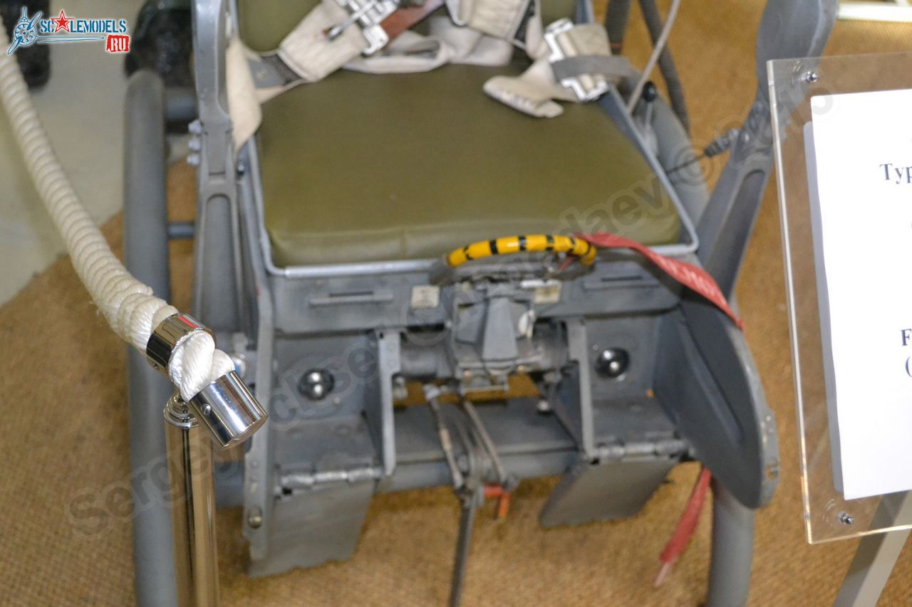 F-104G_Ejection_seat_0003.jpg