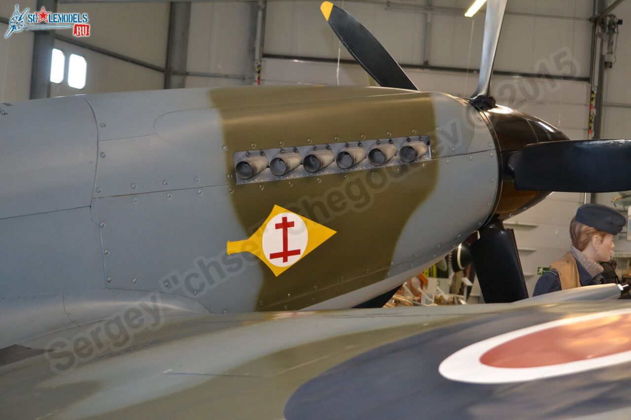 Spitfire_MkXIV_0000.jpg