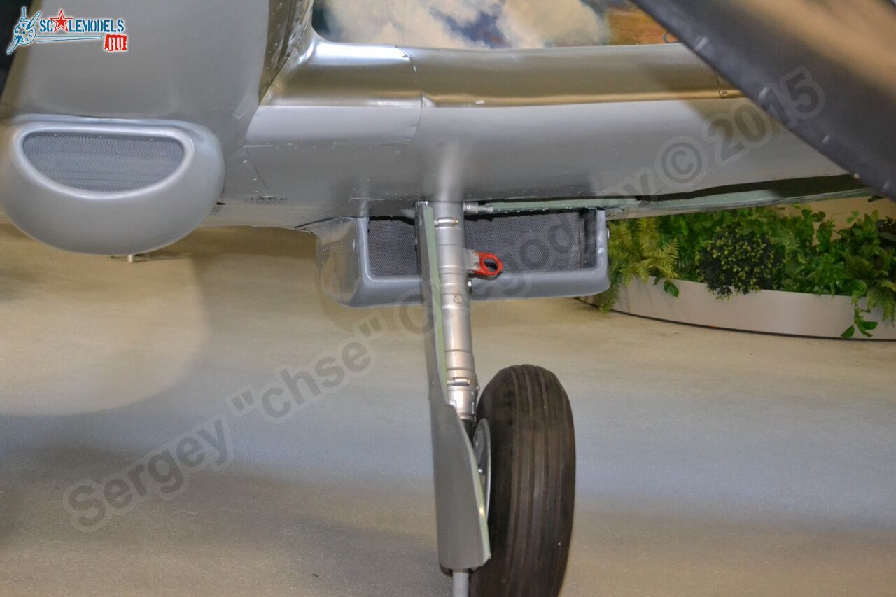 Spitfire_MkXIV_0004.jpg