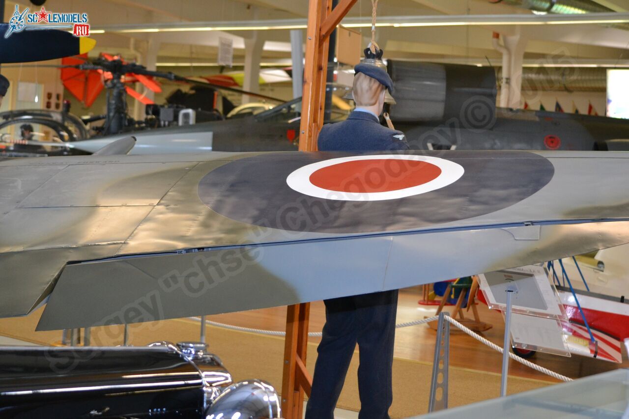 Spitfire_MkXIV_0018.jpg