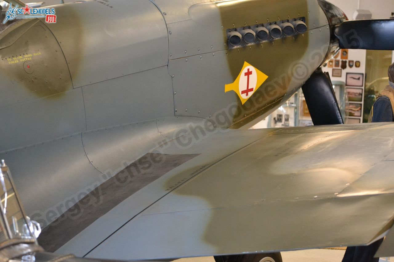 Spitfire_MkXIV_0019.jpg