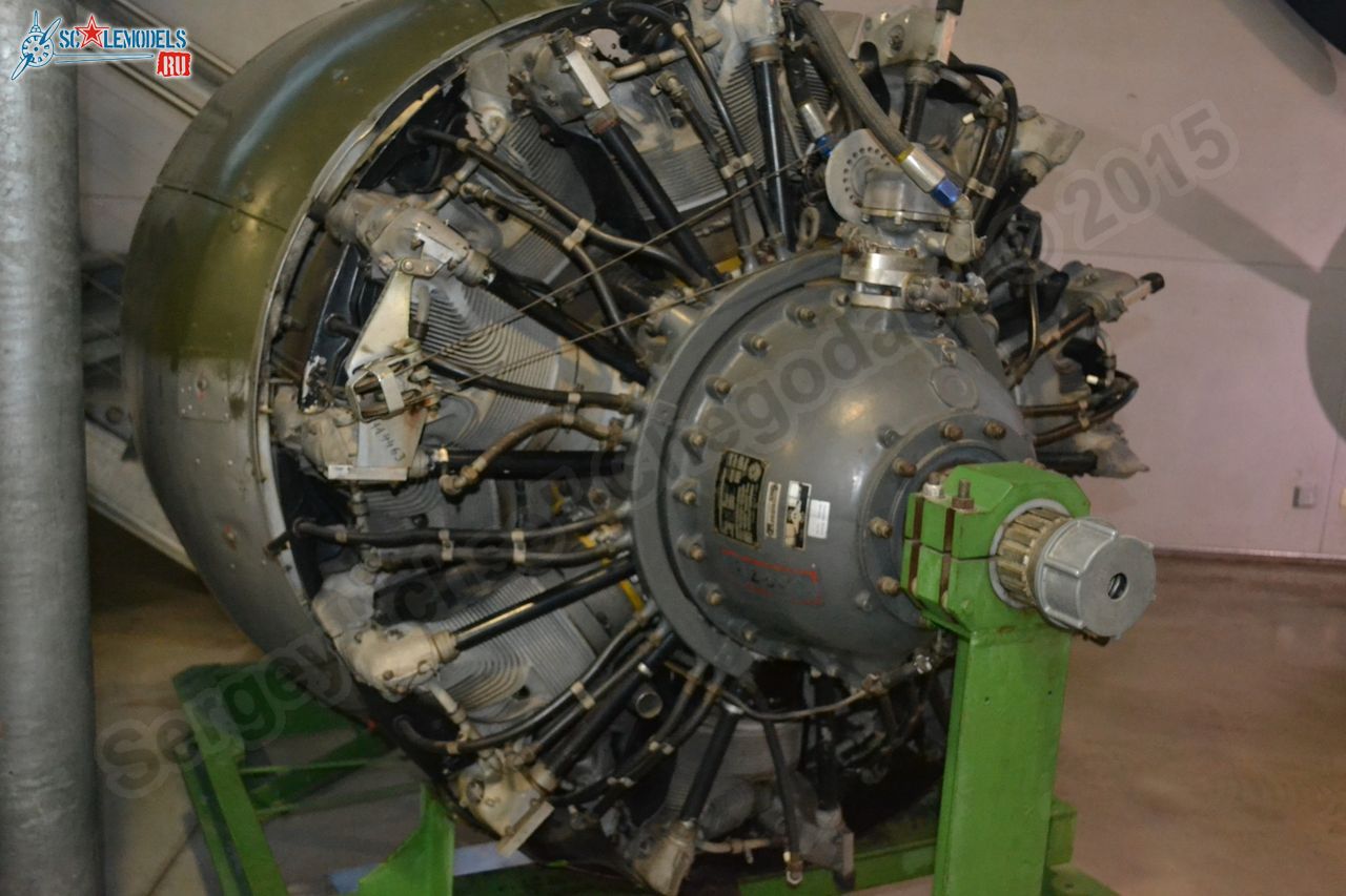 Pratt-Whitney_R1830-90D_0000.jpg