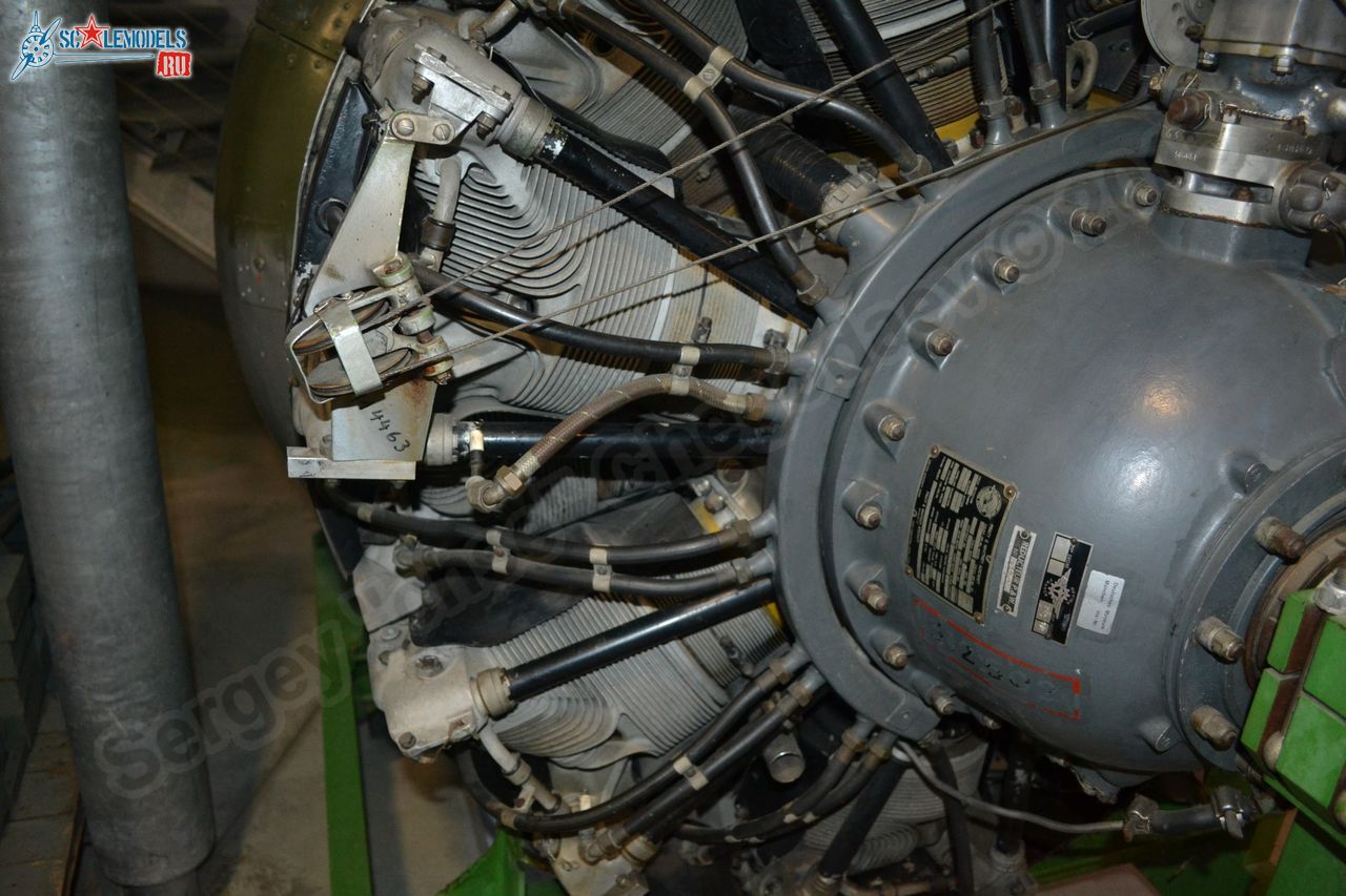 Pratt-Whitney_R1830-90D_0004.jpg