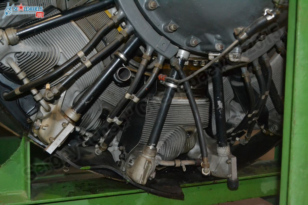 Pratt-Whitney_R1830-90D_0006.jpg