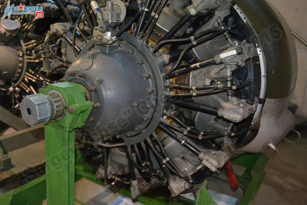 Pratt-Whitney_R1830-90D_0007.jpg