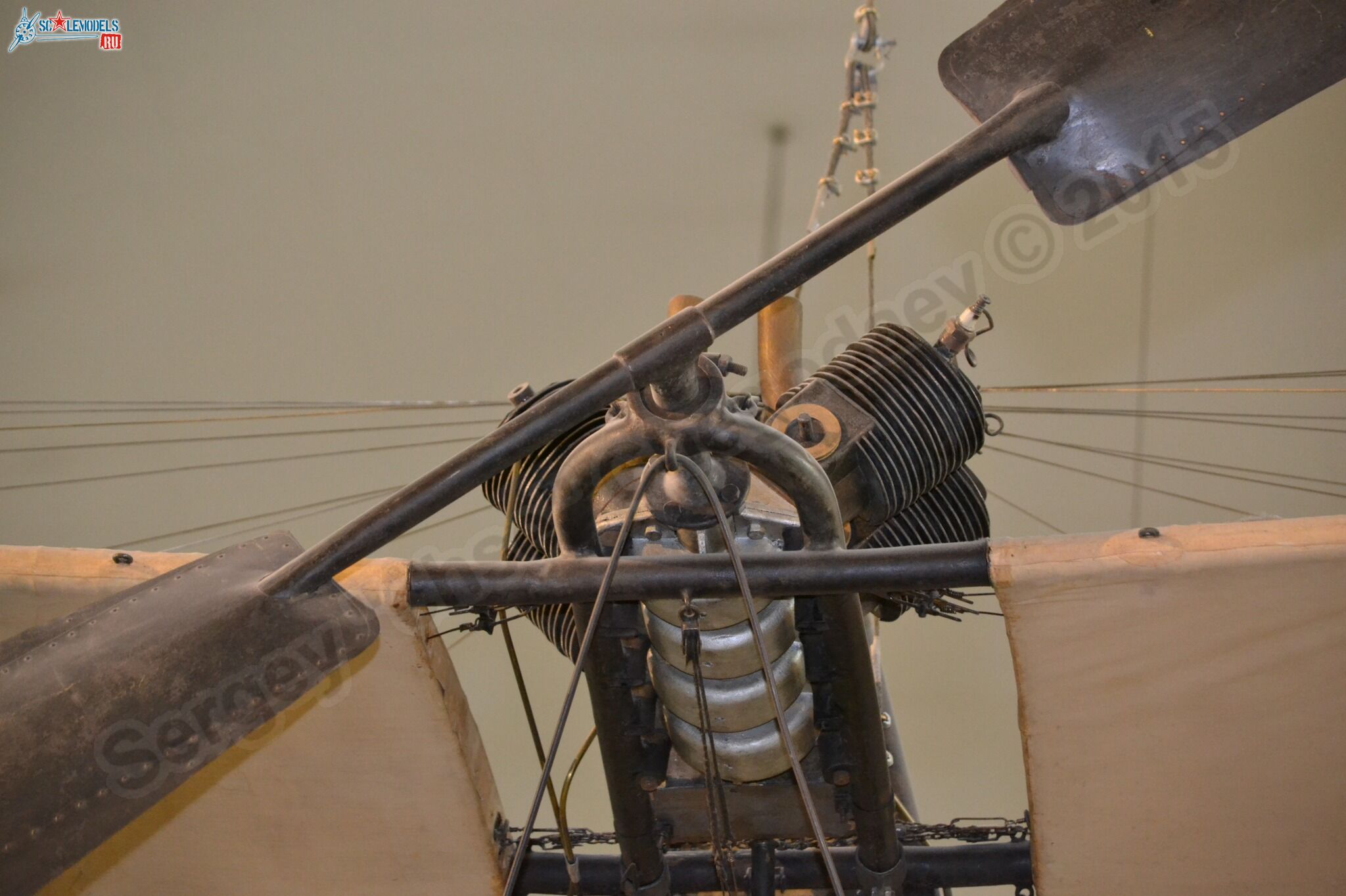 Grade_Eindecker_0003.jpg