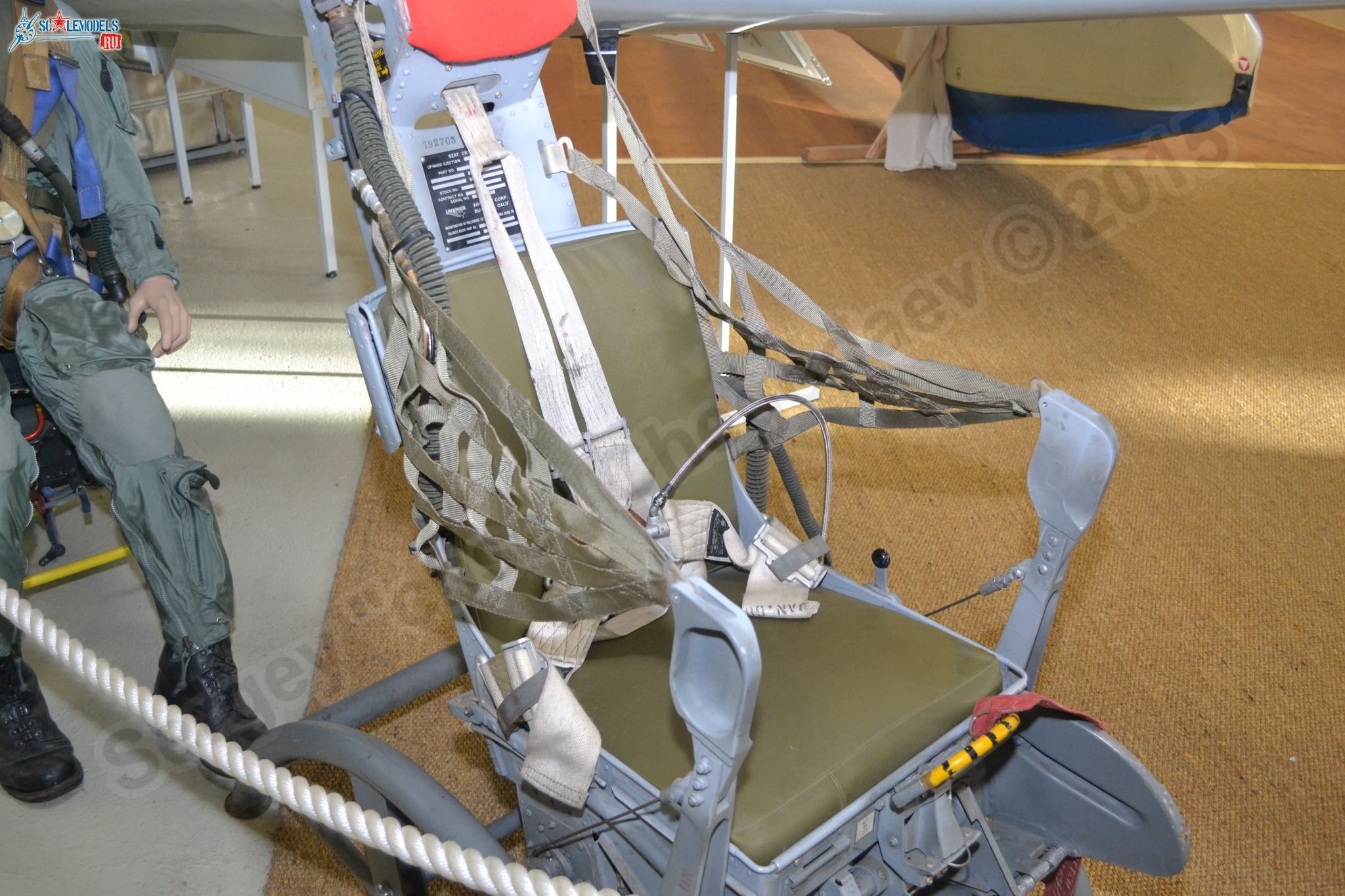 F-104G_Ejection_seat_0000.jpg