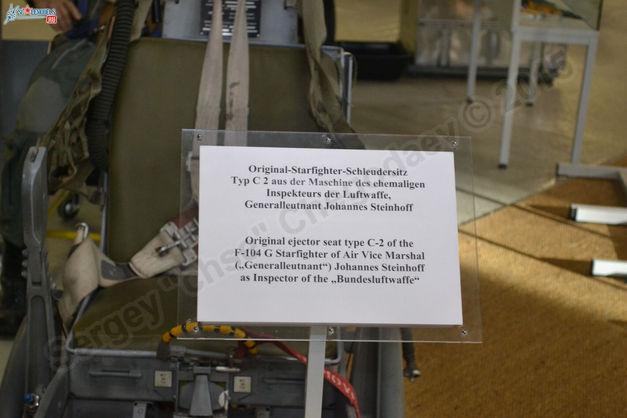 F-104G_Ejection_seat_0001.jpg
