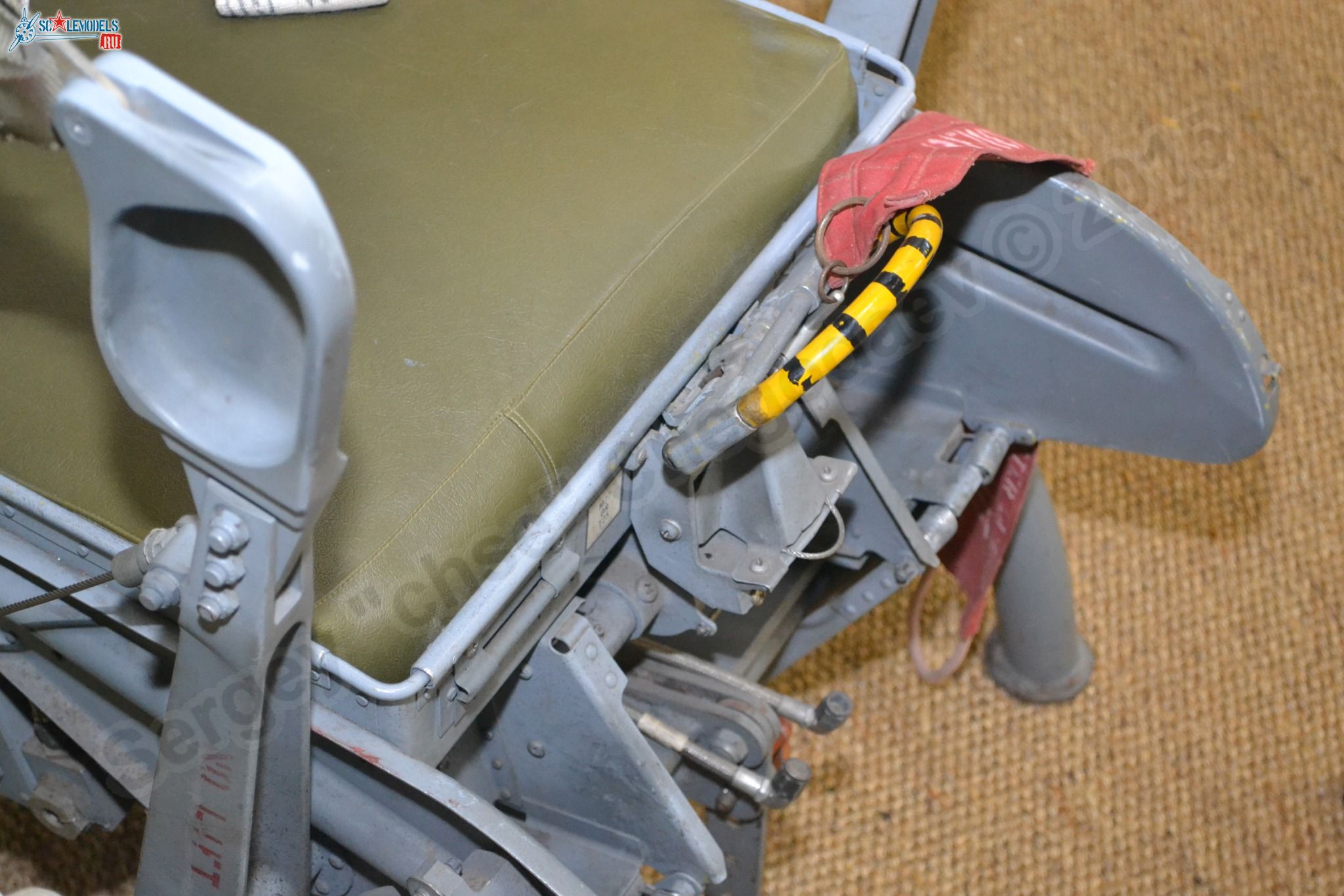 F-104G_Ejection_seat_0004.jpg