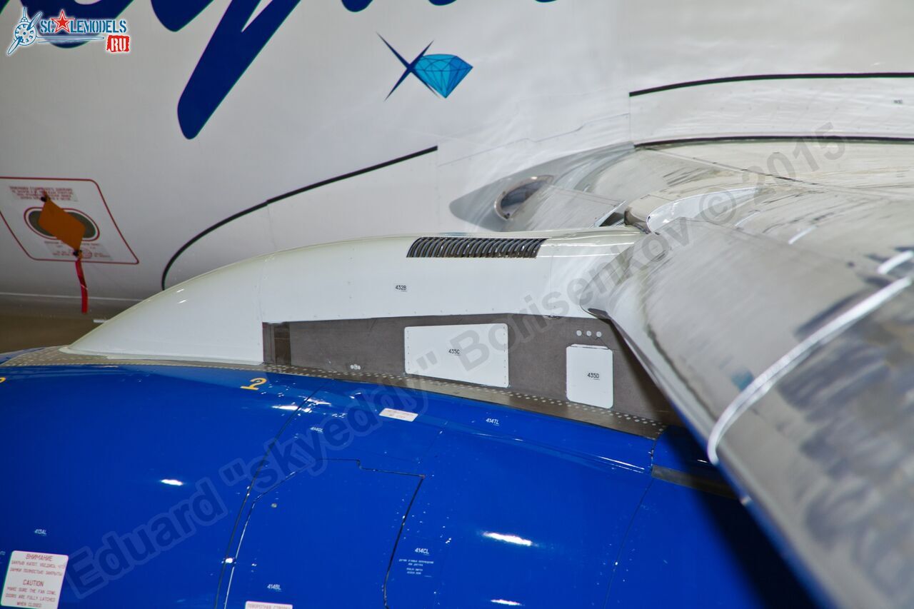SSJ-100_RA-89011_239.jpg