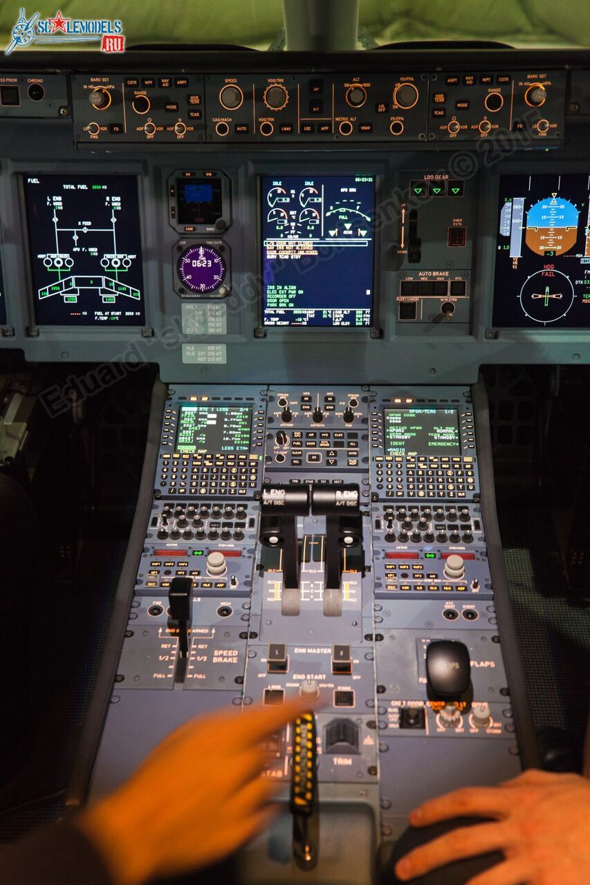SSJ-100_RA-89011_312.jpg