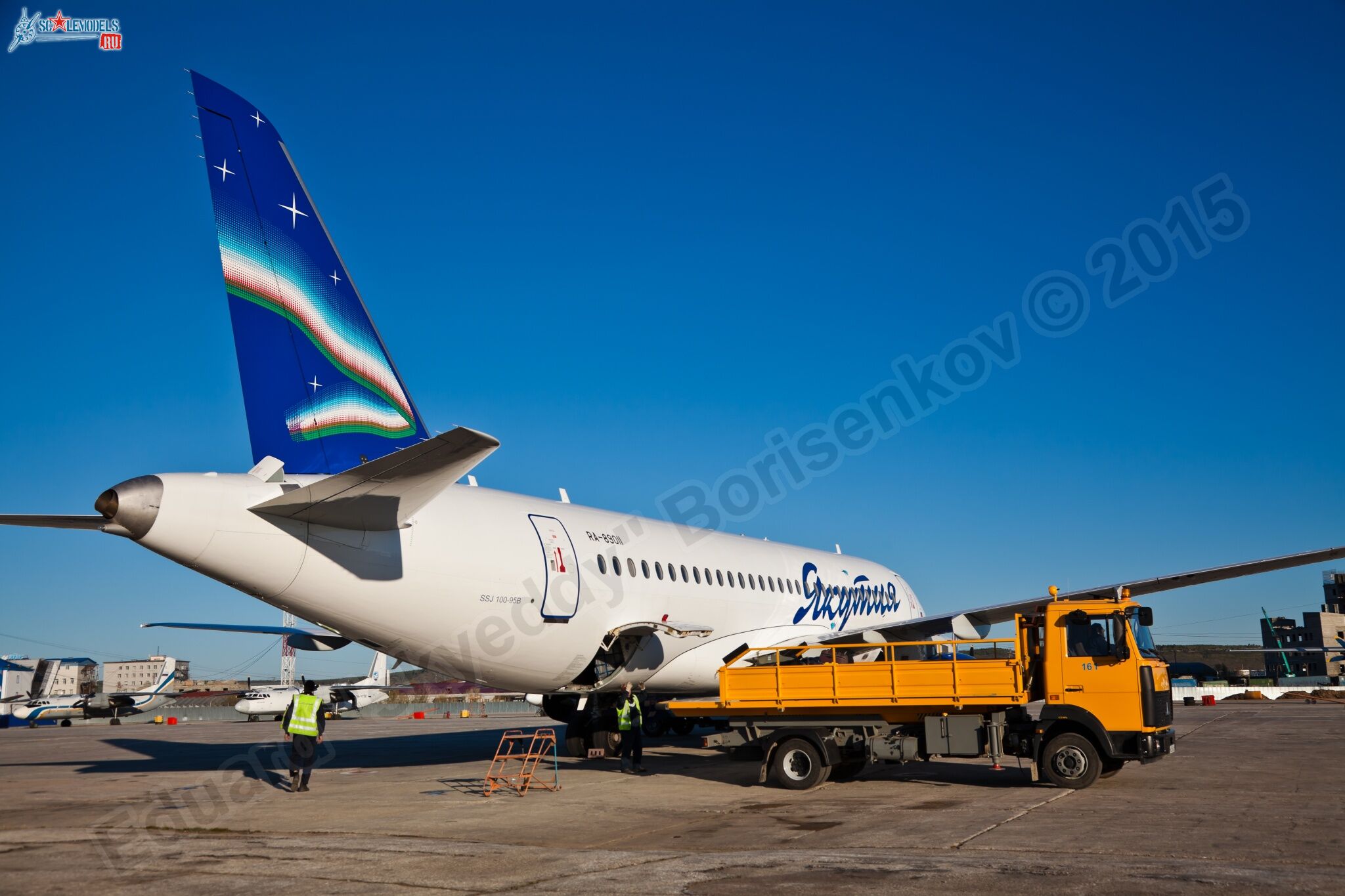 SSJ-100_RA-89011_14.jpg
