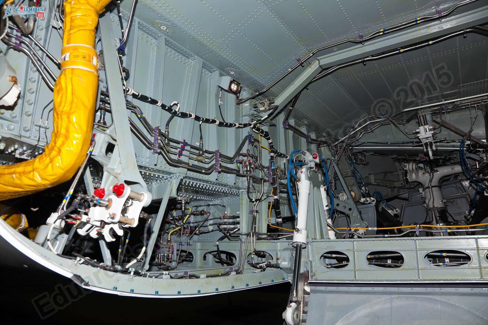 SSJ-100_RA-89011_173.jpg