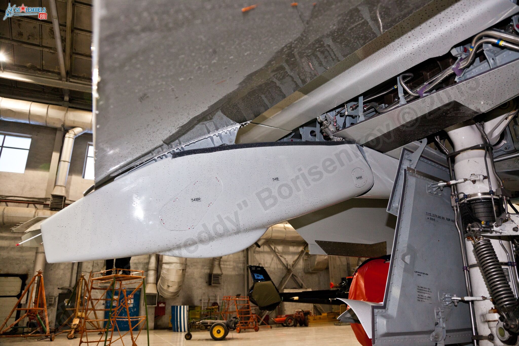SSJ-100_RA-89011_184.jpg