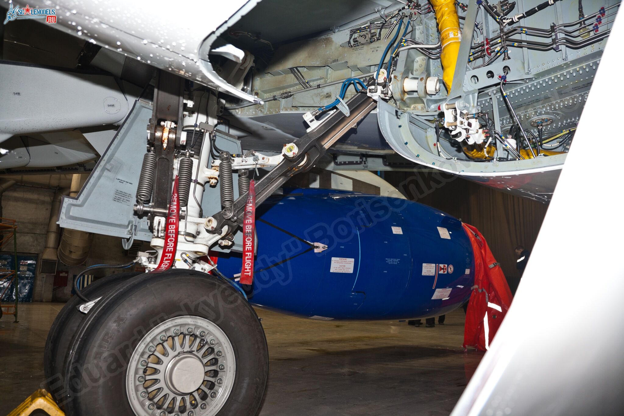 SSJ-100_RA-89011_250.jpg