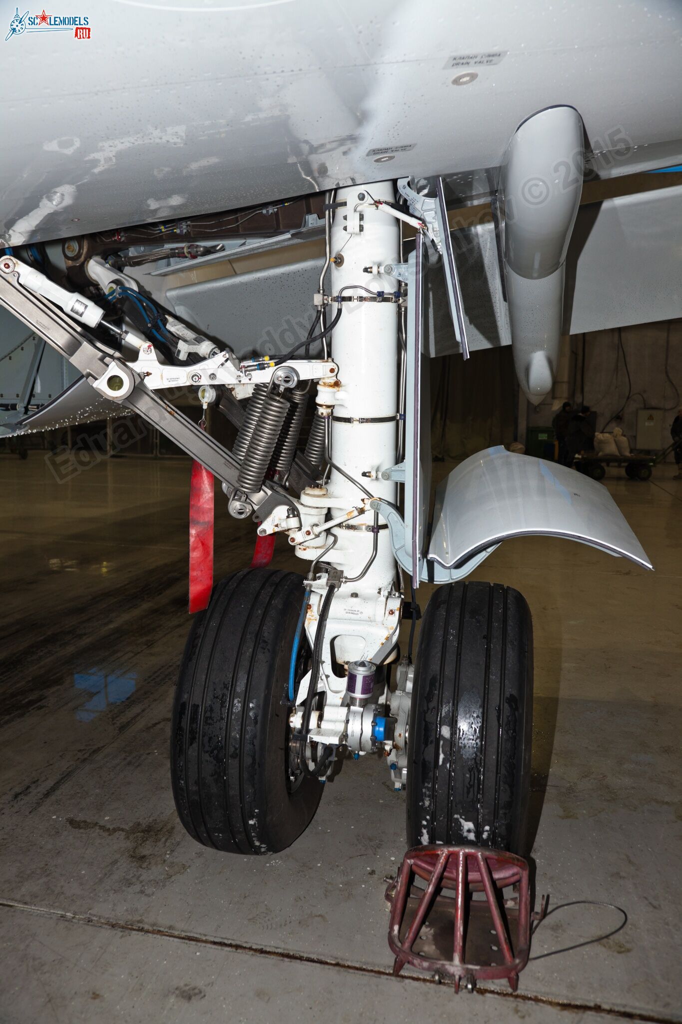 SSJ-100_RA-89011_253.jpg