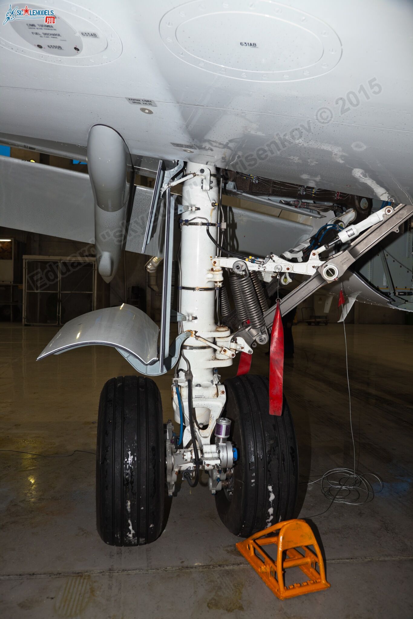 SSJ-100_RA-89011_257.jpg