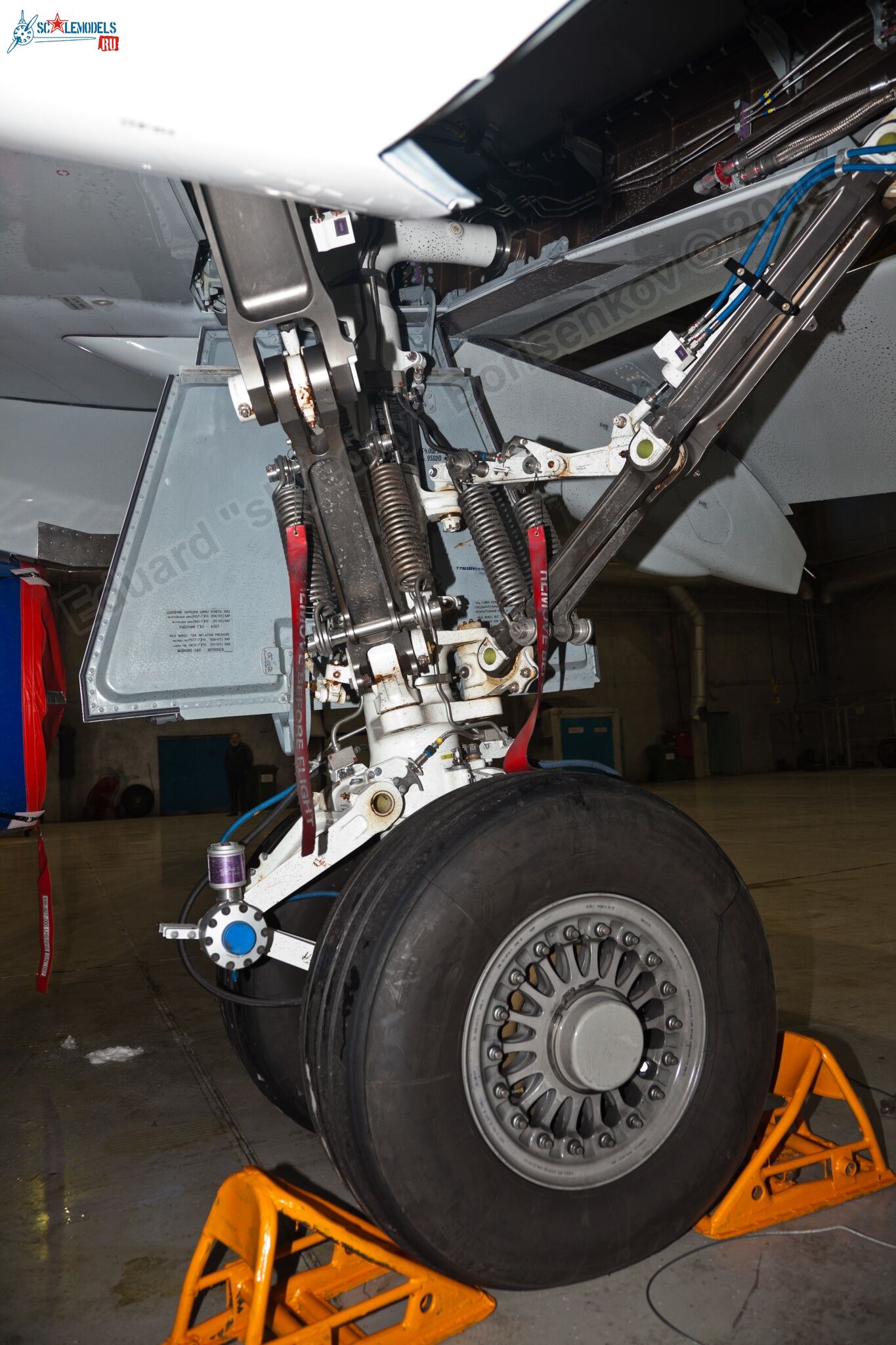 SSJ-100_RA-89011_259.jpg