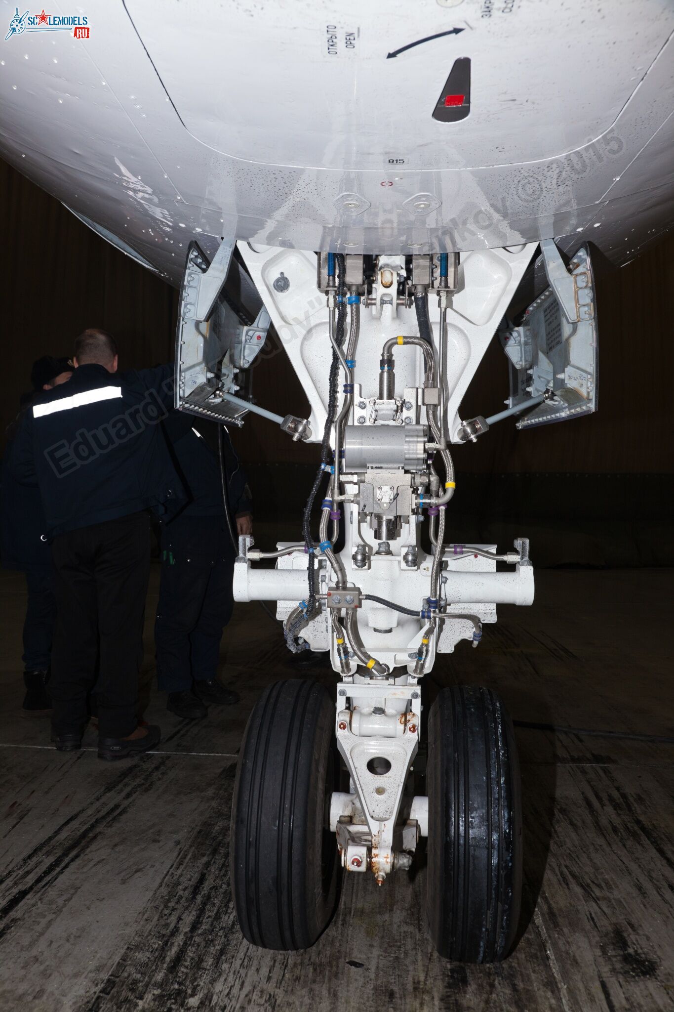 SSJ-100_RA-89011_279.jpg