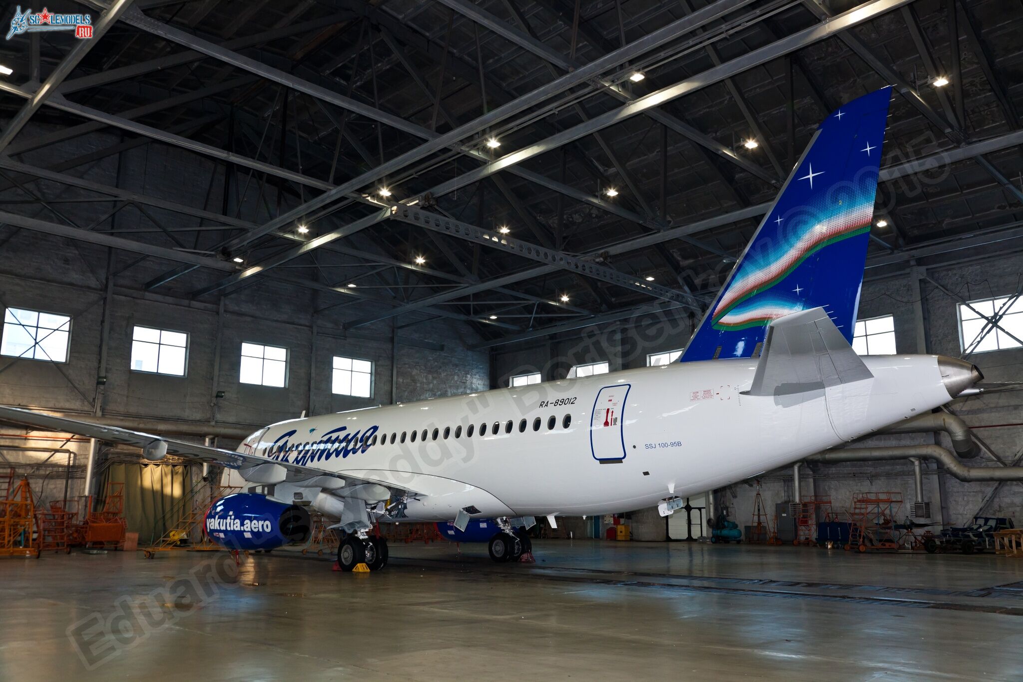 SSJ-100_RA-89011_37.jpg