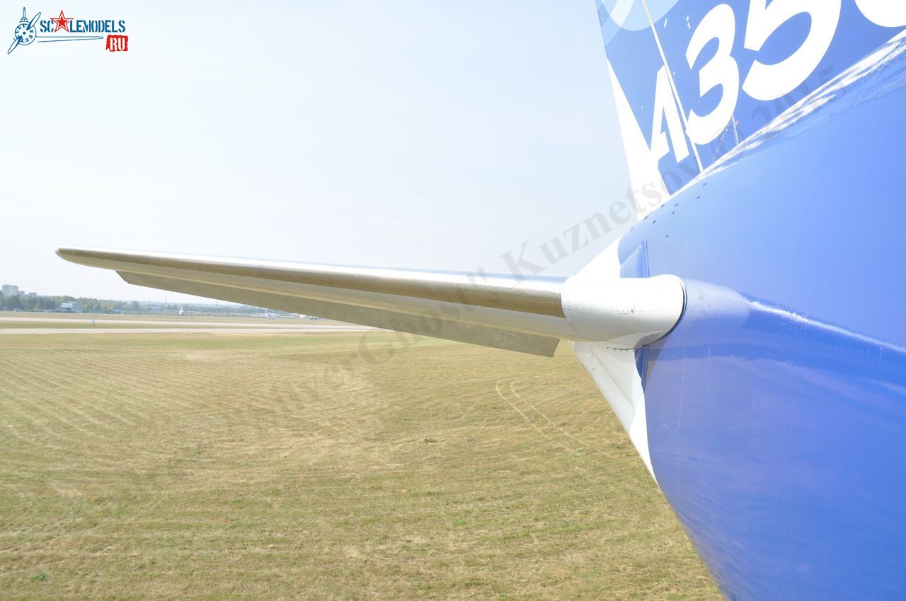 Airbus_A350XWB_F-WXWB_109.jpg