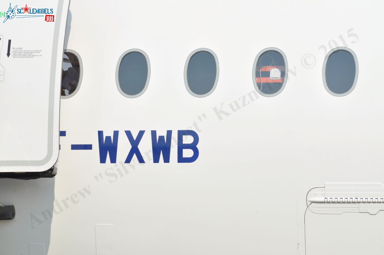 Airbus_A350XWB_F-WXWB_15.jpg