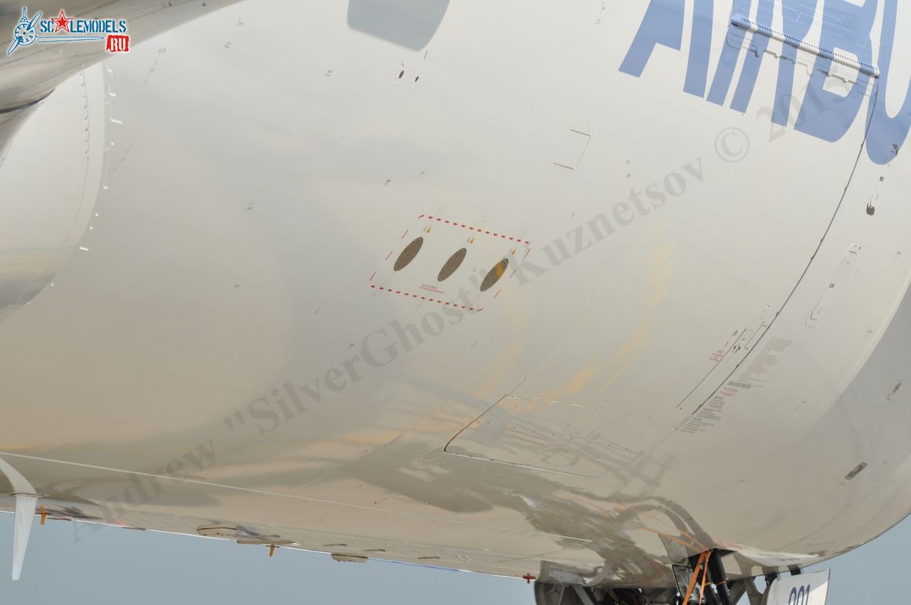 Airbus_A350XWB_F-WXWB_151.jpg