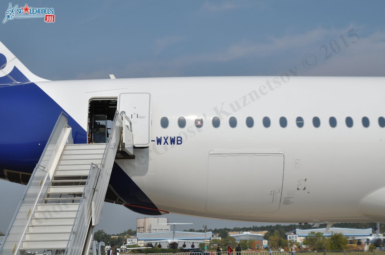 Airbus_A350XWB_F-WXWB_197.jpg