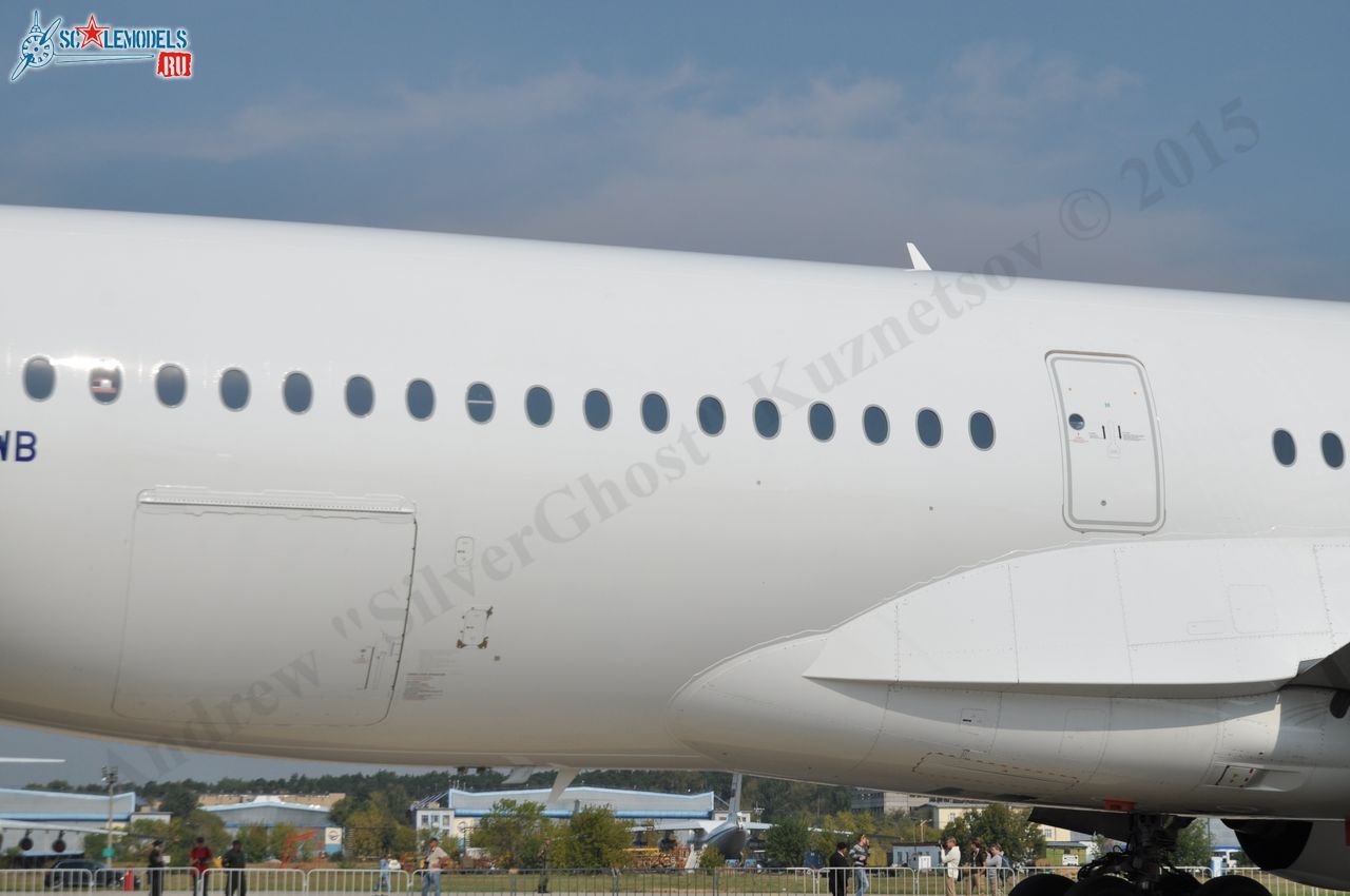 Airbus_A350XWB_F-WXWB_198.jpg