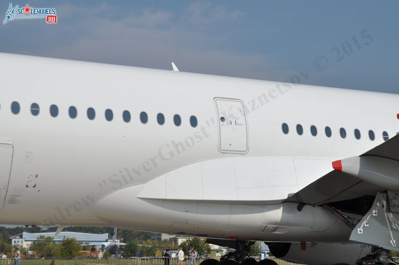 Airbus_A350XWB_F-WXWB_199.jpg