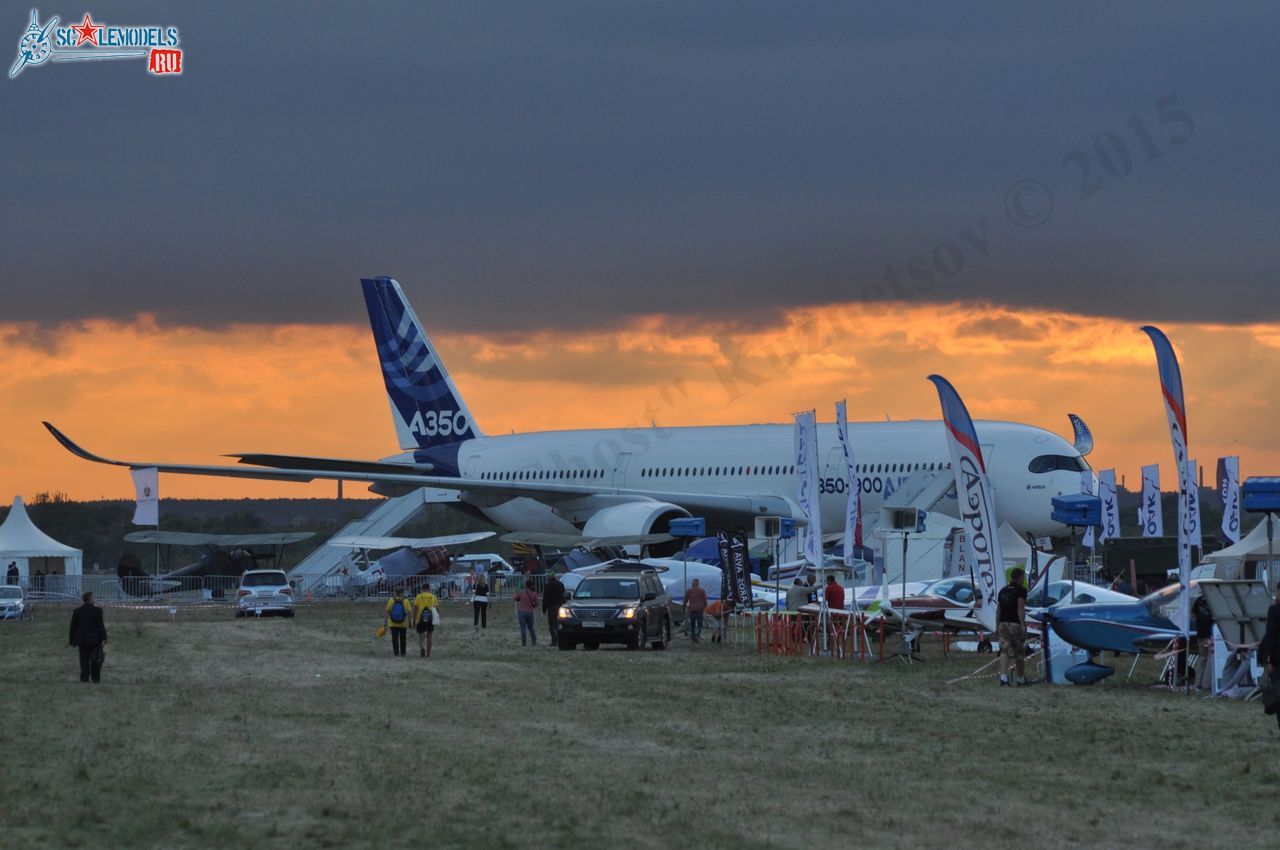 Airbus_A350XWB_F-WXWB_211.jpg