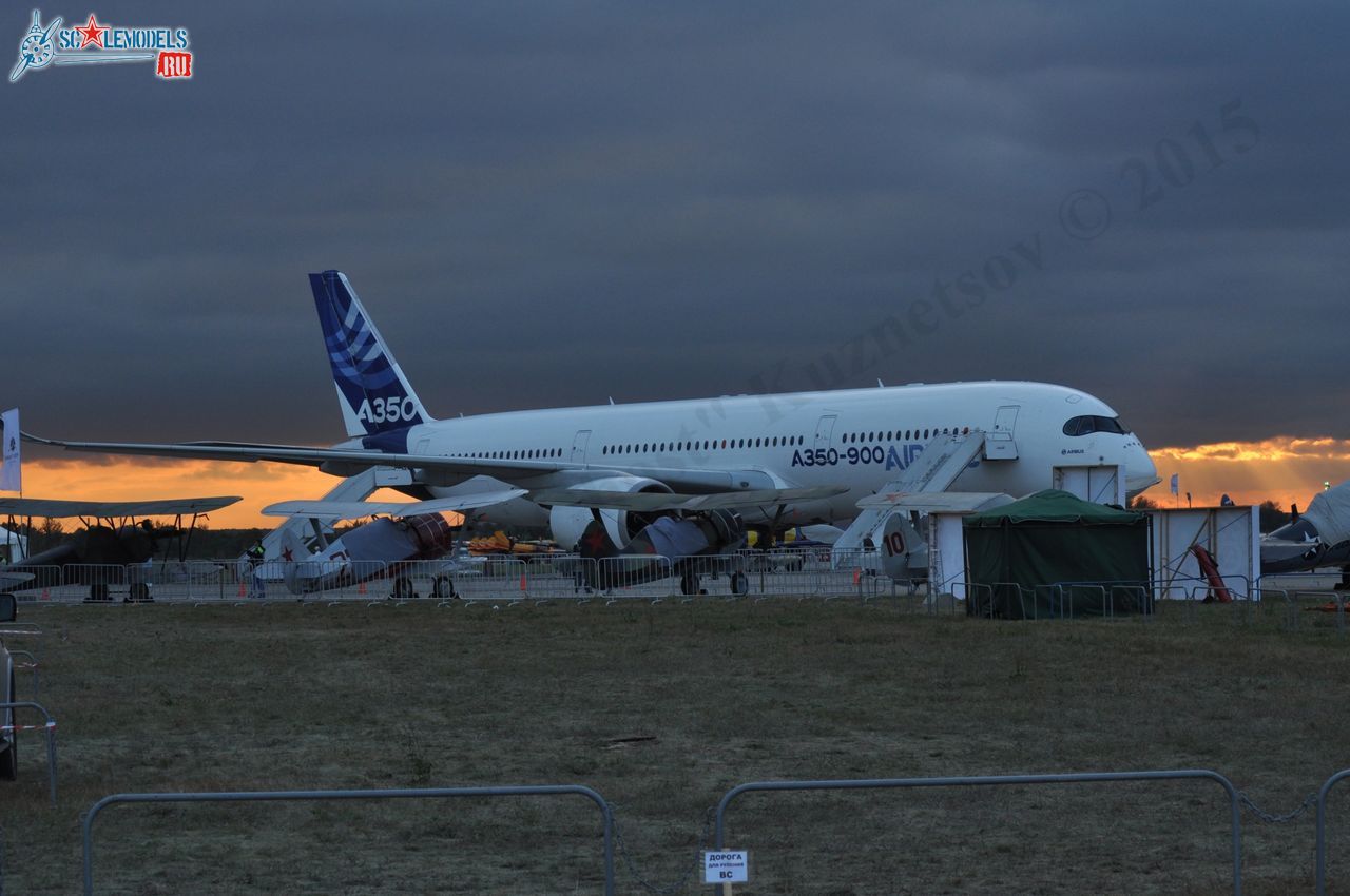 Airbus_A350XWB_F-WXWB_213.jpg