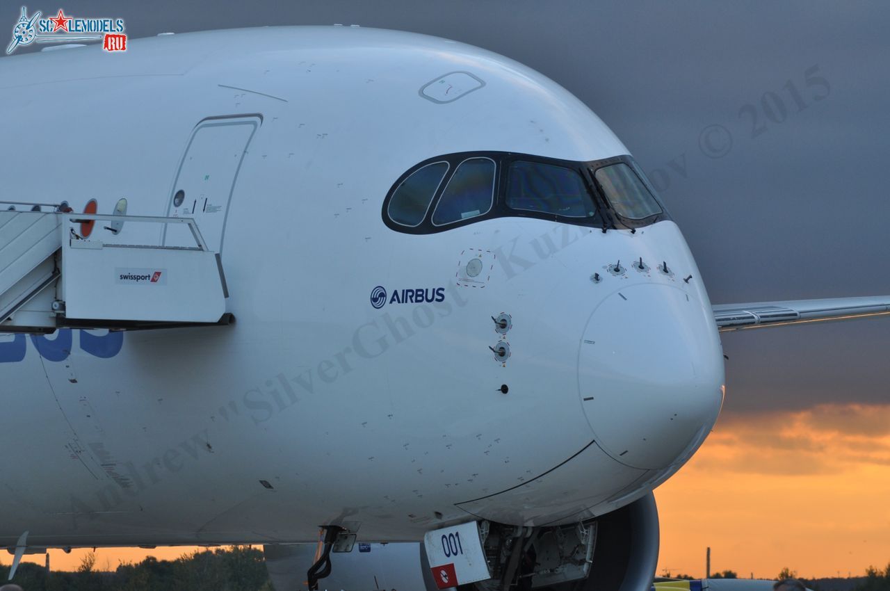 Airbus_A350XWB_F-WXWB_216.jpg