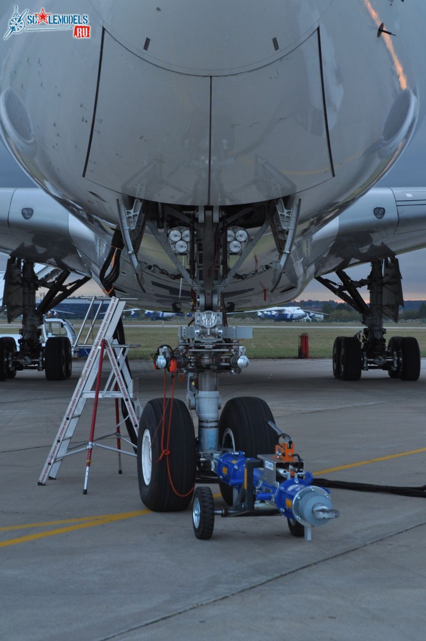 Airbus_A350XWB_F-WXWB_229.jpg