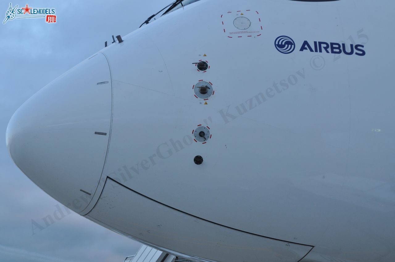 Airbus_A350XWB_F-WXWB_235.jpg